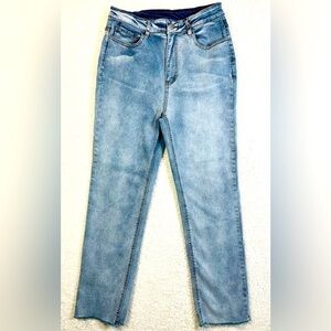 SHEIN High Rise light wash distressed Skinny Raw Hem Size 30 Women’s Jean